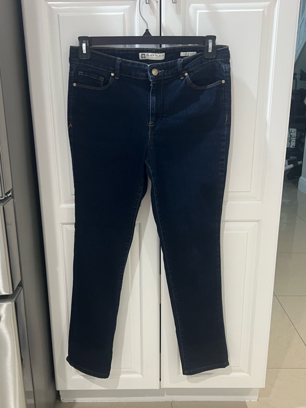 Anne Klein women’s straight leg Jeans size 8